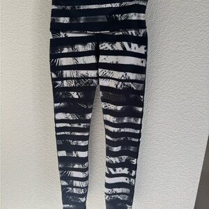 Lululemon Athletica Black and White Patterned Leggings